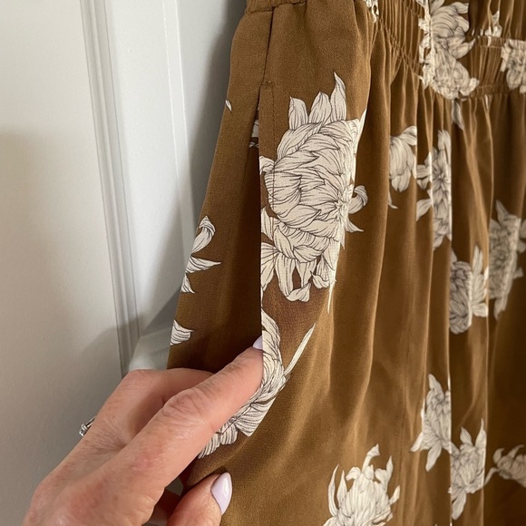 Vince Silk Chrysanthemum Romper/Jumpsuit, Brown/White, Size Small - Picture 5 of 11